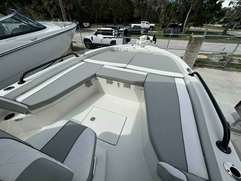 Slide: The Image of Ranger 2360 Bay Boat 2020 - 11