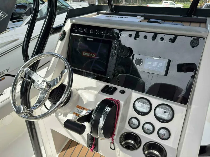 Slide: The Image of Ranger 2360 Bay Boat 2020 - 12