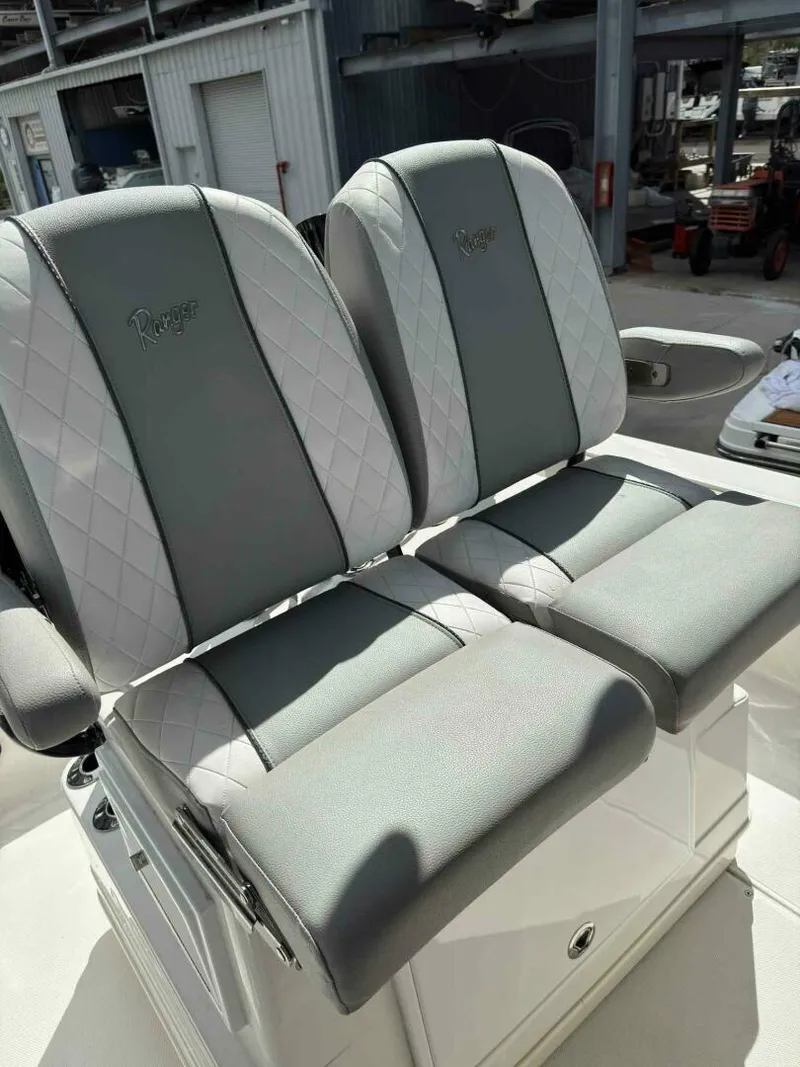 Slide: The Image of Ranger 2360 Bay Boat 2020 - 20