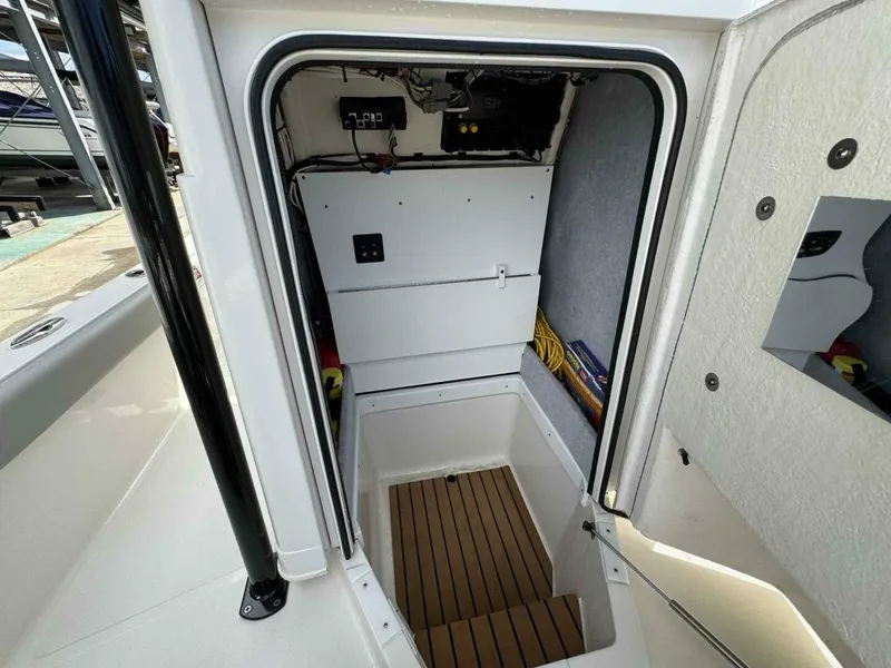 Slide: The Image of Ranger 2360 Bay Boat 2020 - 22