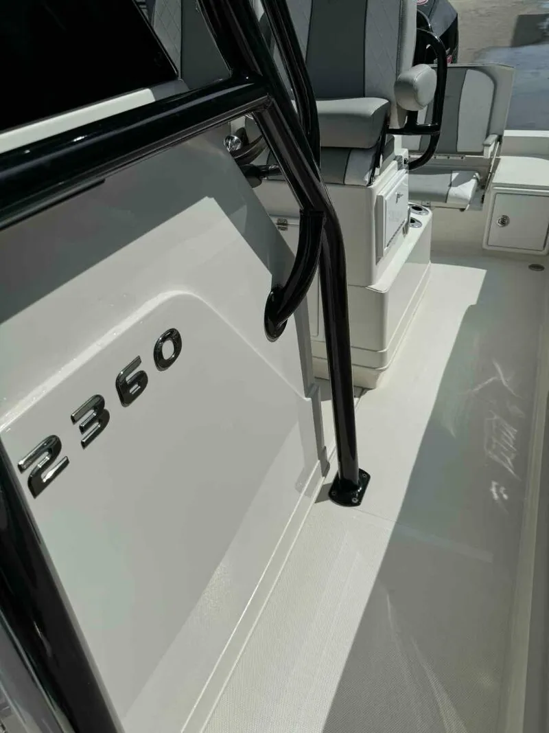 Slide: The Image of Ranger 2360 Bay Boat 2020 - 25