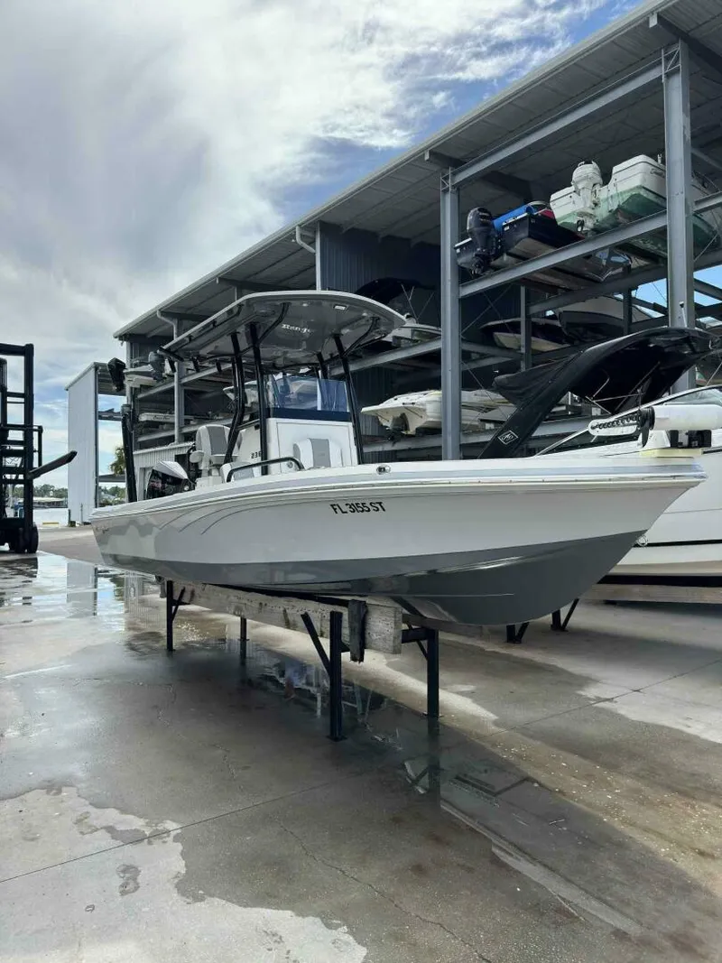 Slide: The Image of Ranger 2360 Bay Boat 2020 - 28