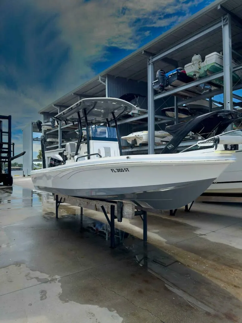 Slide: The Image of Ranger 2360 Bay Boat 2020 - 3