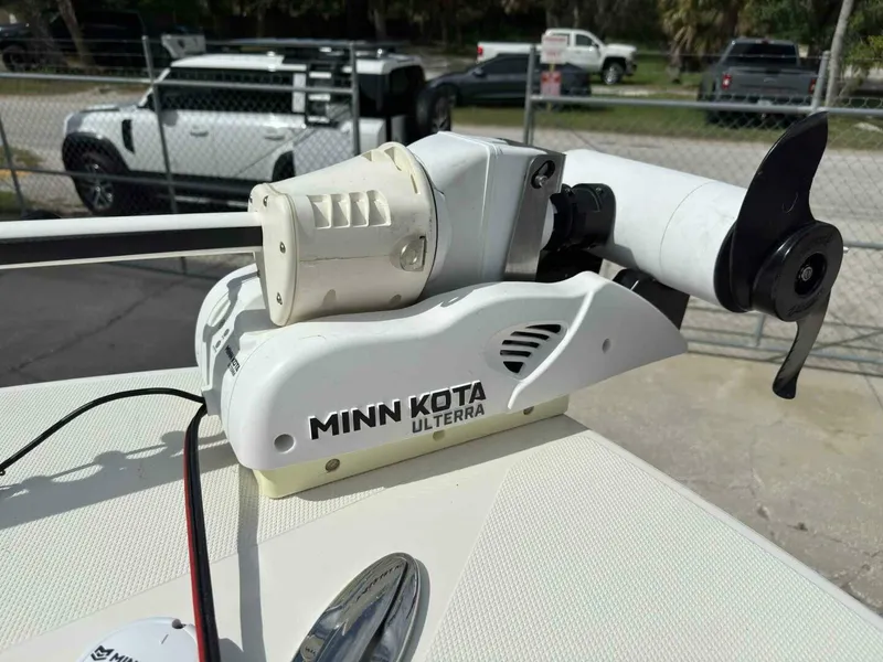 Slide: The Image of Ranger 2360 Bay Boat 2020 - 32