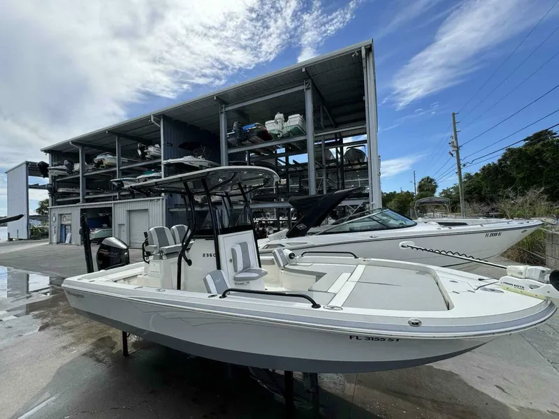 Slide: The Image of Ranger 2360 Bay Boat 2020 - 38