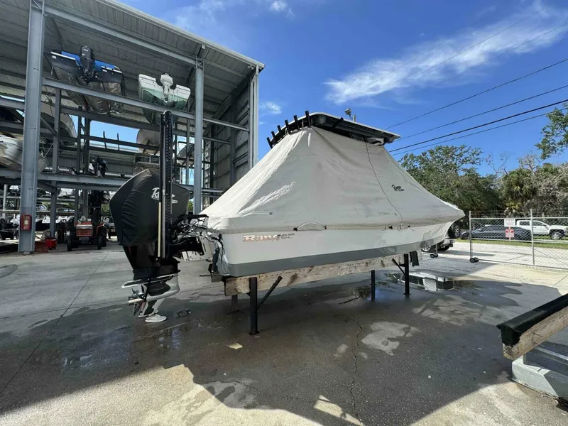 Slide: The Image of Ranger 2360 Bay Boat 2020 - 4
