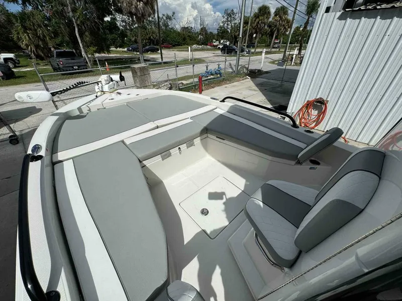 Slide: The Image of Ranger 2360 Bay Boat 2020 - 9
