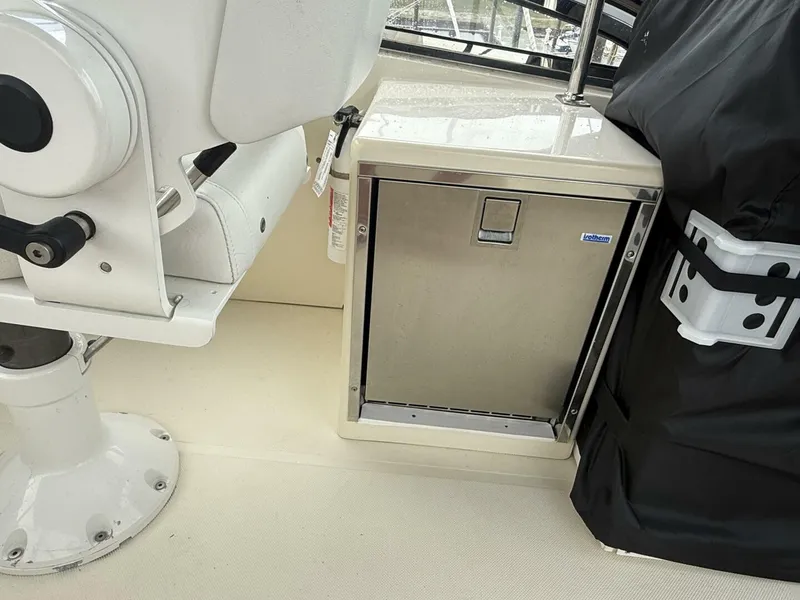 Slide: The Image of Legacy 42 Flybridge 2008 - 18