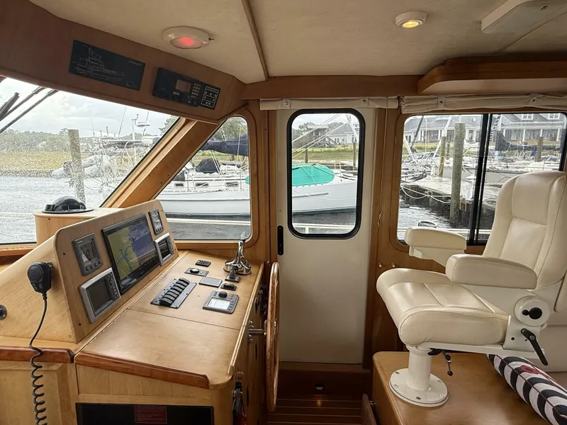 Slide: The Image of Legacy 42 Flybridge 2008 - 23