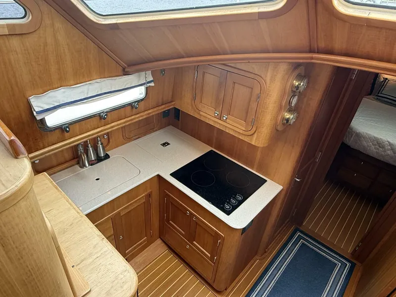 Slide: The Image of Legacy 42 Flybridge 2008 - 31