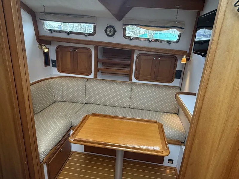 Slide: The Image of Legacy 42 Flybridge 2008 - 33