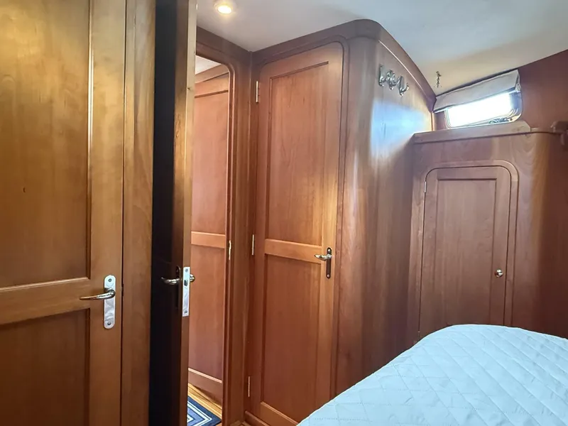 Slide: The Image of Legacy 42 Flybridge 2008 - 36