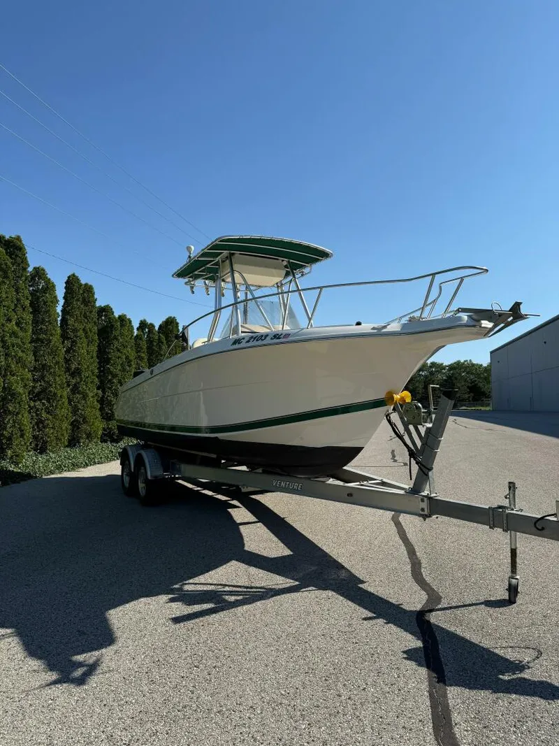 Slide: The Image of Wellcraft 250 Fisherman 2003 - 3