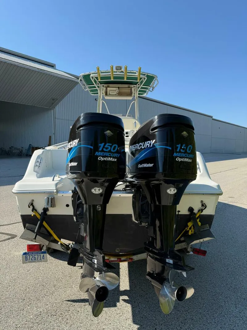 Slide: The Image of Wellcraft 250 Fisherman 2003 - 6