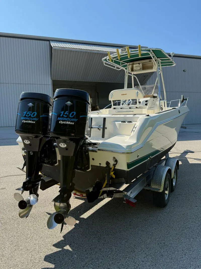 Slide: The Image of Wellcraft 250 Fisherman 2003 - 8