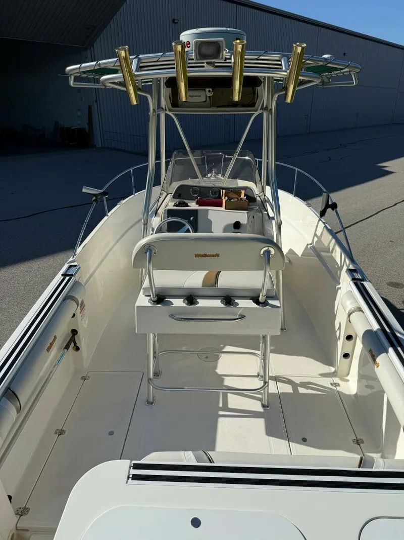 Slide: The Image of Wellcraft 250 Fisherman 2003 - 9