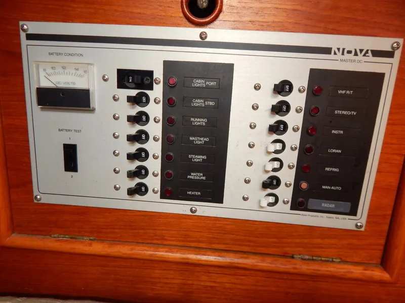 Slide: The Image of Nonsuch Ultra 1989 - 13