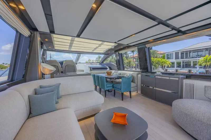Slide: The Image of Azimut S8 2023 - 31