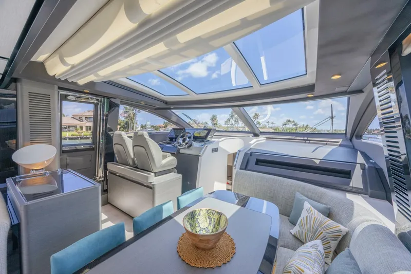 Slide: The Image of Azimut S8 2023 - 35