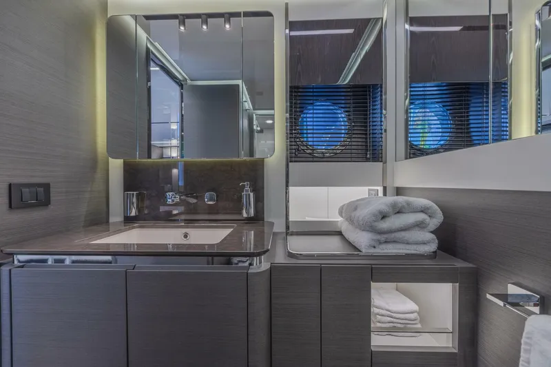 Slide: The Image of Azimut S8 2023 - 51