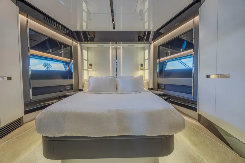 Slide: The Image of Azimut S8 2023 - 53