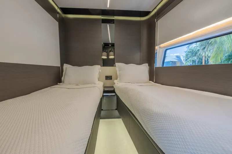 Slide: The Image of Azimut S8 2023 - 55