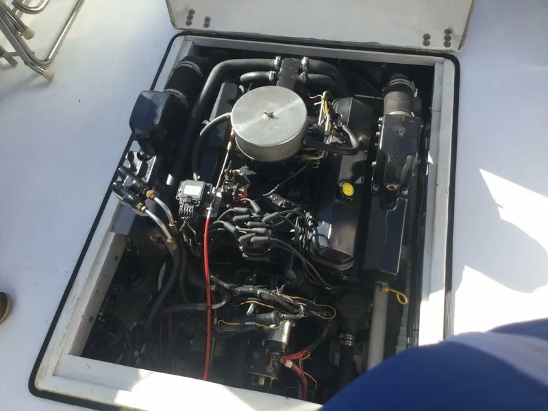 Slide: The Image of Custom 28 CC 1982 - 39