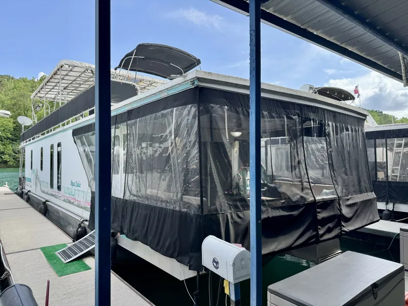 The Image of Aqua Chalet 16 x 68 Widebody 1999 - 0