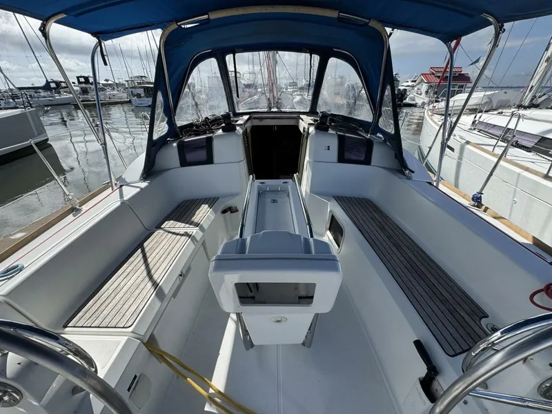 Slide: The Image of Jeanneau Sun Odyssey 389 2018 - 18
