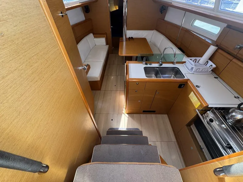 Slide: The Image of Jeanneau Sun Odyssey 389 2018 - 30