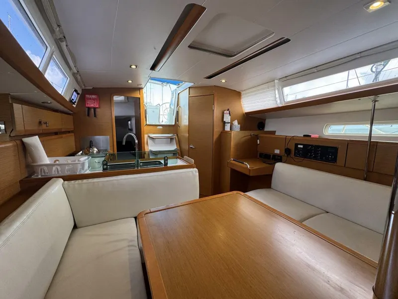 Slide: The Image of Jeanneau Sun Odyssey 389 2018 - 34