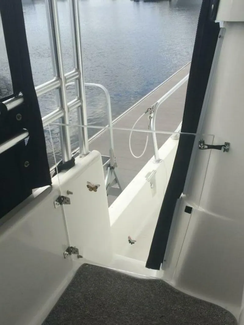 Slide: The Image of Mainship 47 Motor Yacht 1997 - 6