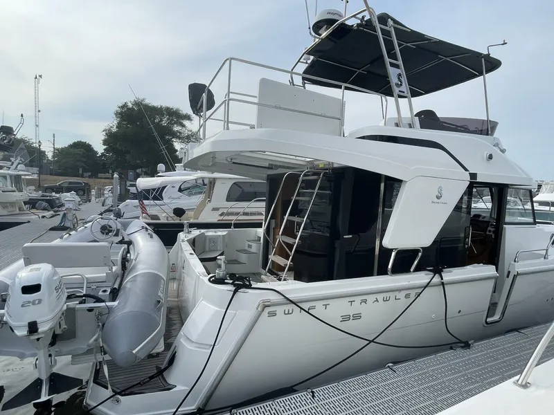 Slide: The Image of Beneteau Swift Trawler 35- Flybridge 2018 - 14