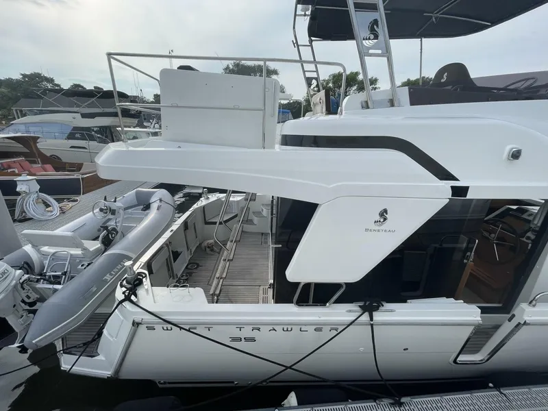 Slide: The Image of Beneteau Swift Trawler 35- Flybridge 2018 - 16