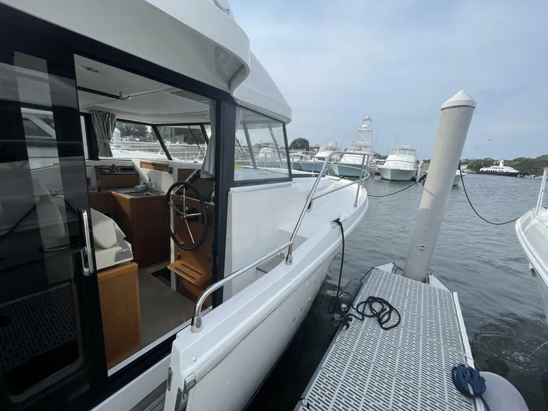 Slide: The Image of Beneteau Swift Trawler 35- Flybridge 2018 - 24