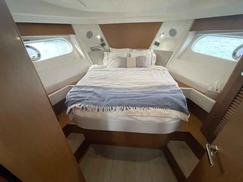 Slide: The Image of Beneteau Swift Trawler 35- Flybridge 2018 - 60