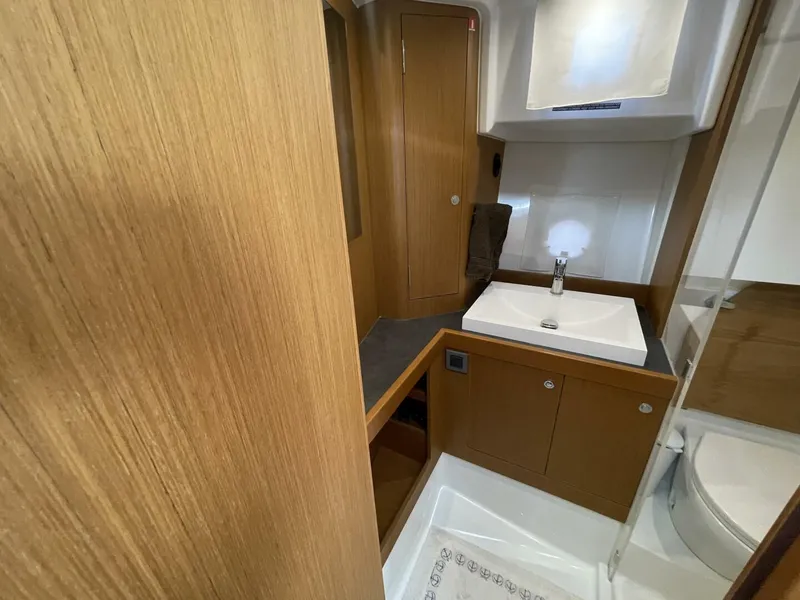 Slide: The Image of Beneteau Swift Trawler 35- Flybridge 2018 - 71