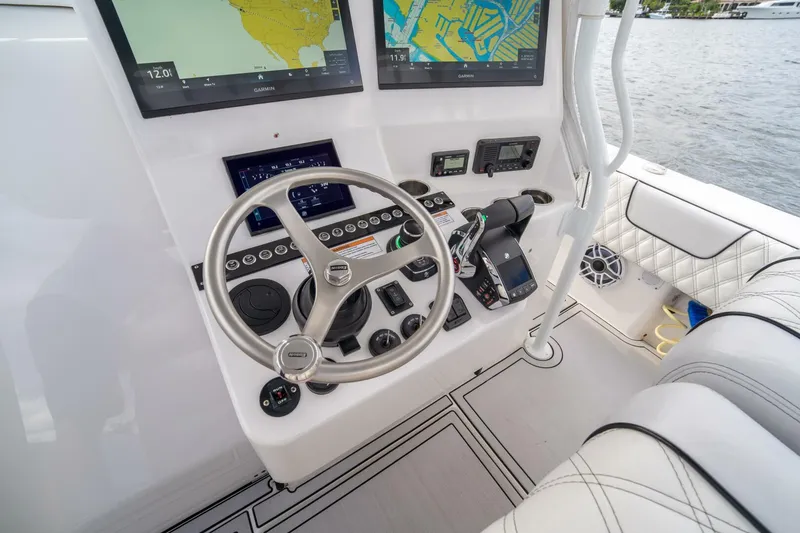 Slide: The Image of Contender 39 Fisharound 2023 - 8