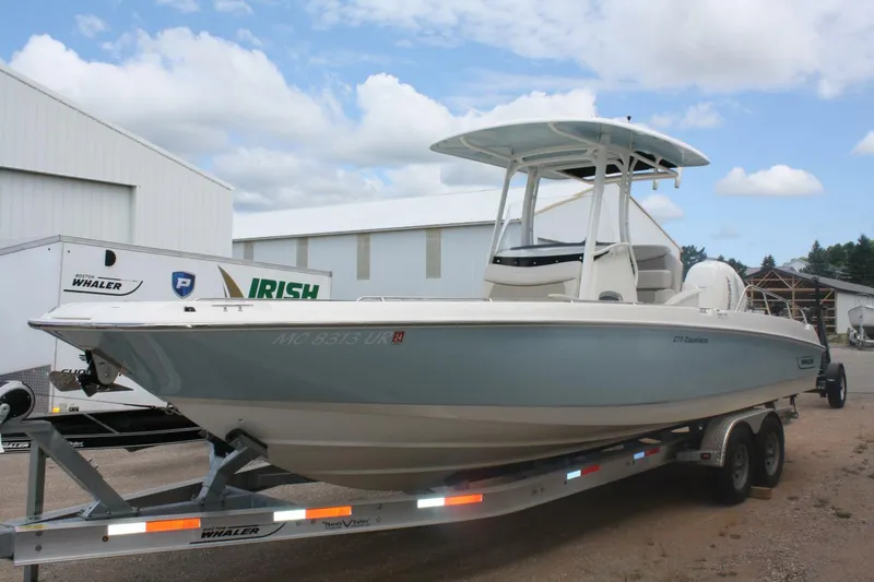 Slide: The Image of Boston Whaler 270 Dauntless 2021 - 2