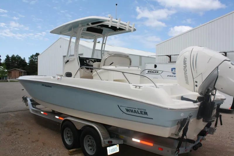 Slide: The Image of Boston Whaler 270 Dauntless 2021 - 3