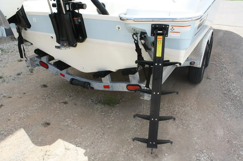Slide: The Image of Boston Whaler 270 Dauntless 2021 - 7