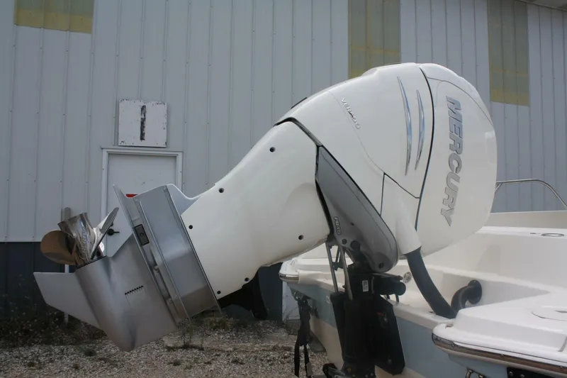 Slide: The Image of Boston Whaler 270 Dauntless 2021 - 8