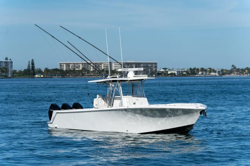 Slide: The Image of SeaVee 370z 2021 - 24