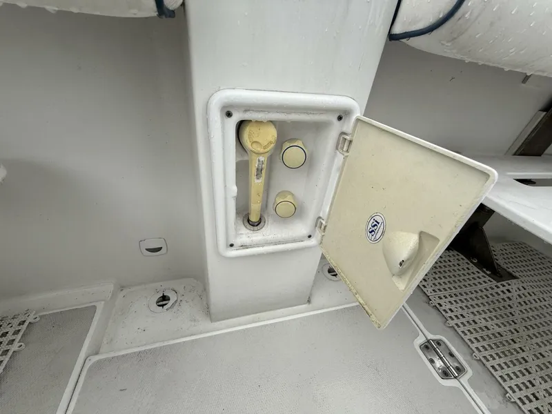 Slide: The Image of Back Cove 26 Hardtop Express 2005 - 14