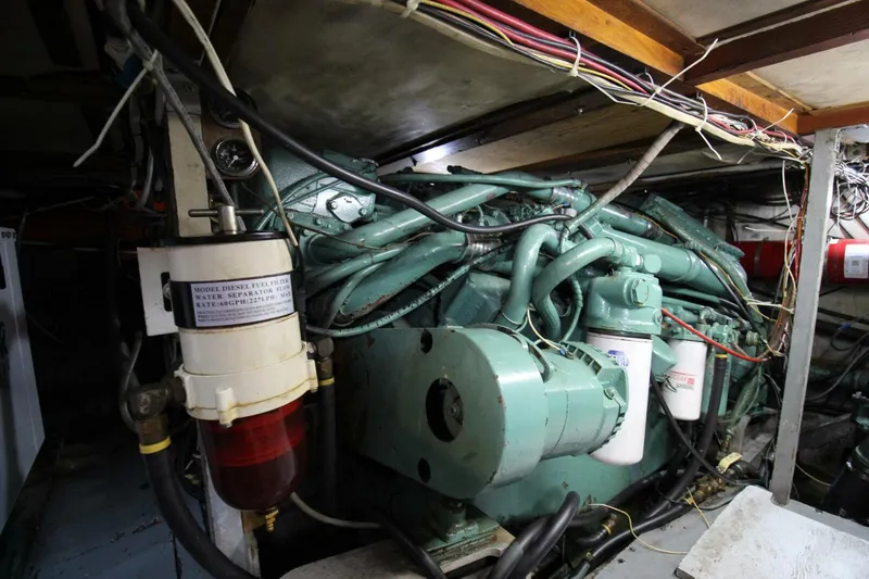 Slide: The Image of Bertram 42 Motor Yacht 1974 - 23