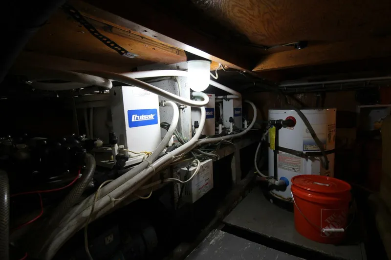 Slide: The Image of Bertram 42 Motor Yacht 1974 - 25