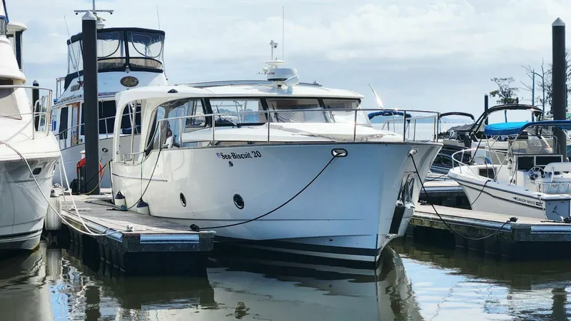 Slide: The Image of Greenline 40 Hybrid 2022 - 2