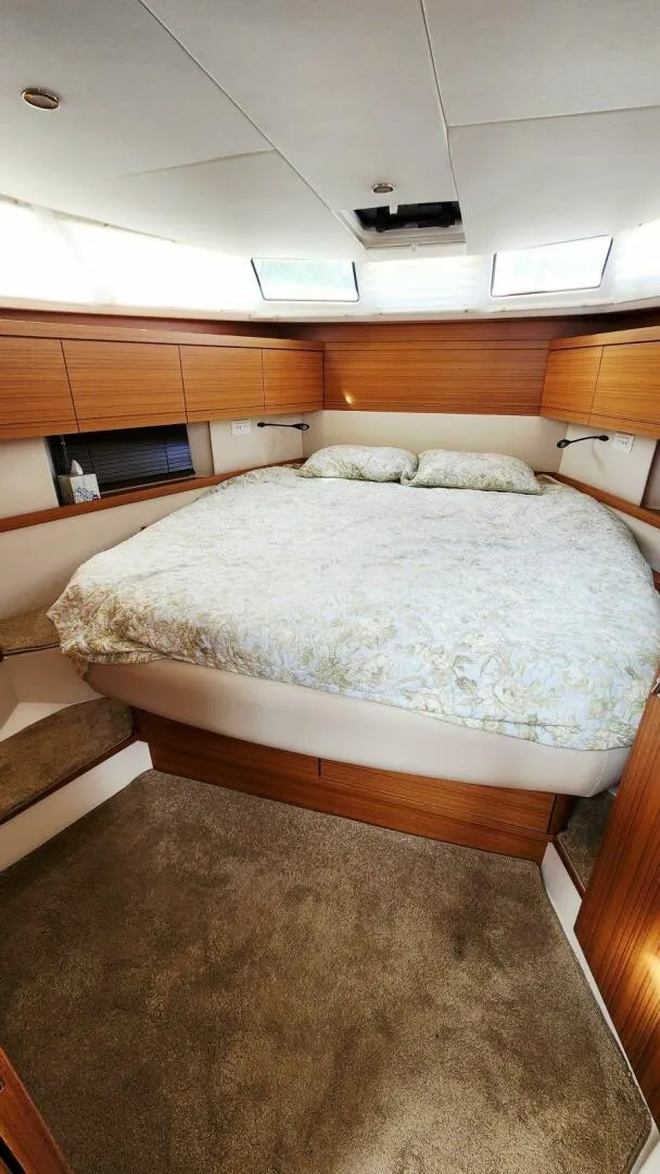 Slide: The Image of Greenline 40 Hybrid 2022 - 46