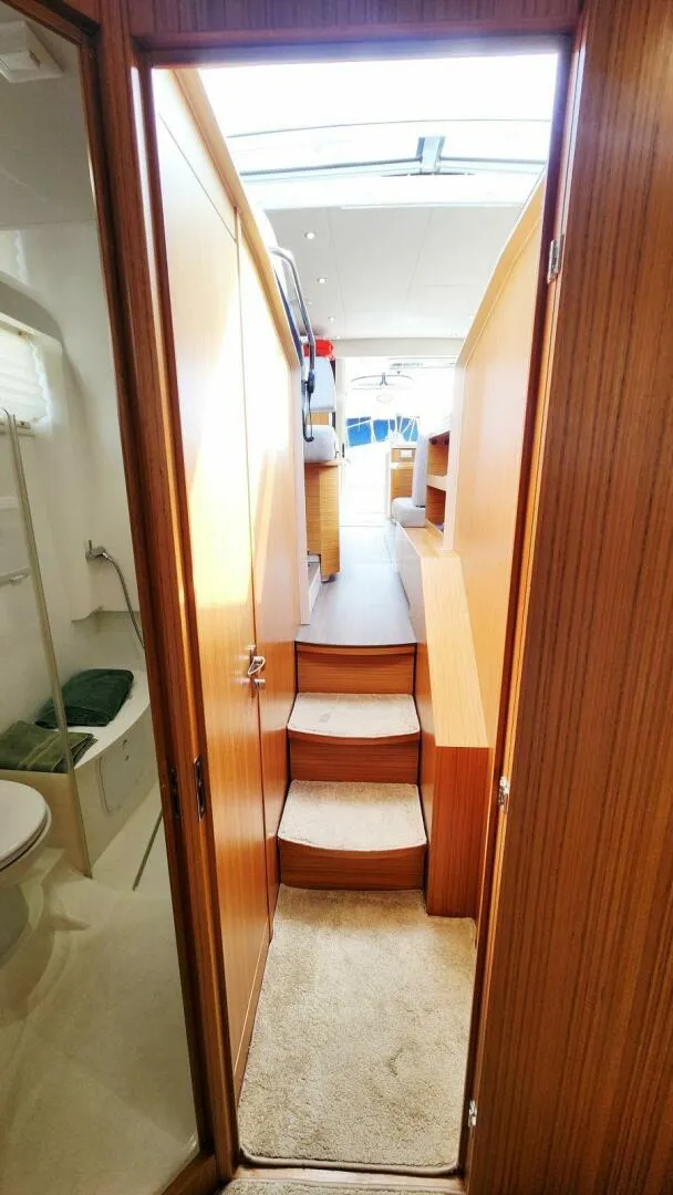 Slide: The Image of Greenline 40 Hybrid 2022 - 52