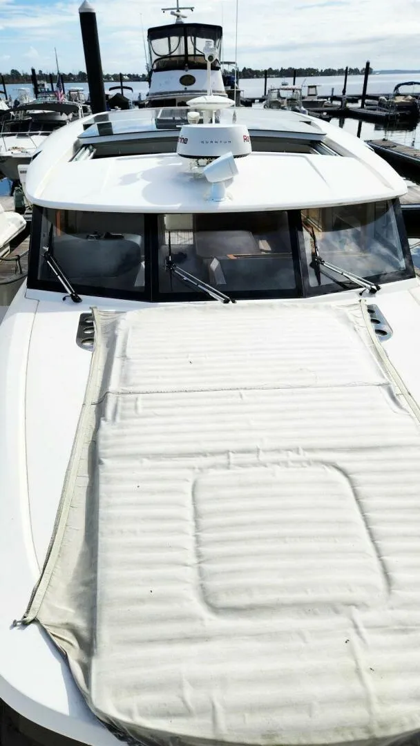 Slide: The Image of Greenline 40 Hybrid 2022 - 9